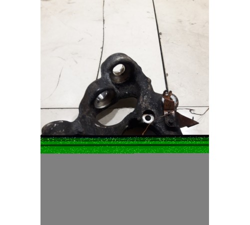 Кулак поворотный(передний левый)