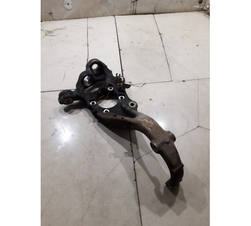 Кулак поворотный(передний левый)