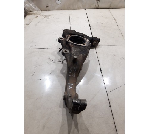 Кулак поворотный(передний левый)