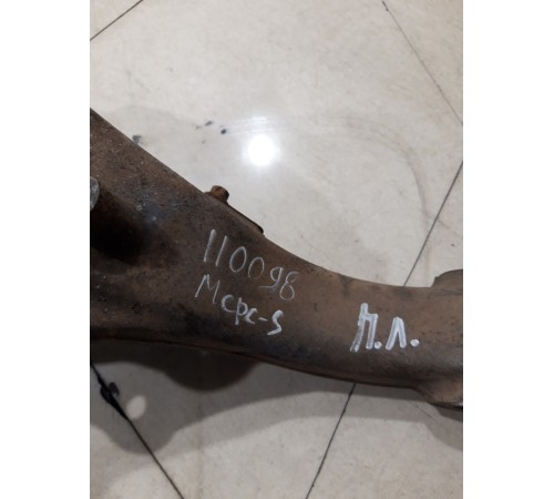 Кулак поворотный(передний левый)