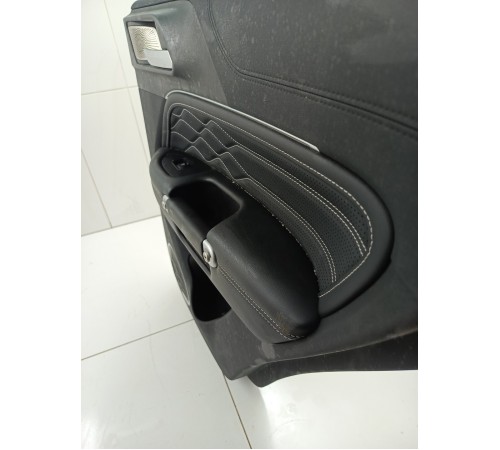 Обшивка двери задняя правая