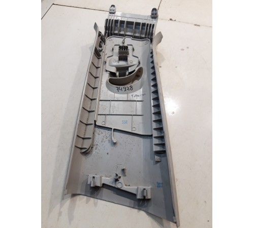 обшивка стойки центральная верхняя(левая)