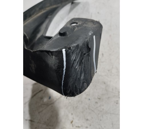 Брызговик передний левый