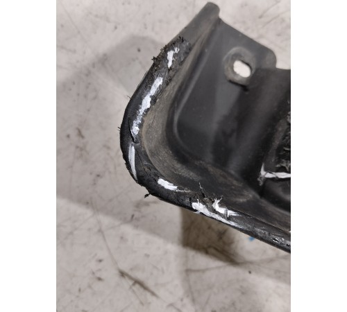 Брызговик передний левый