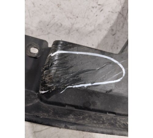 Брызговик передний левый