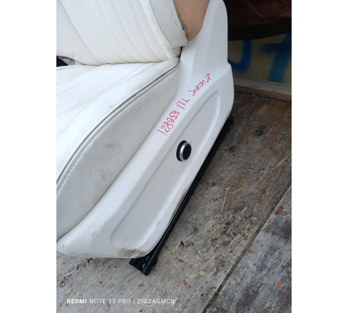 Сиденье переднее левое