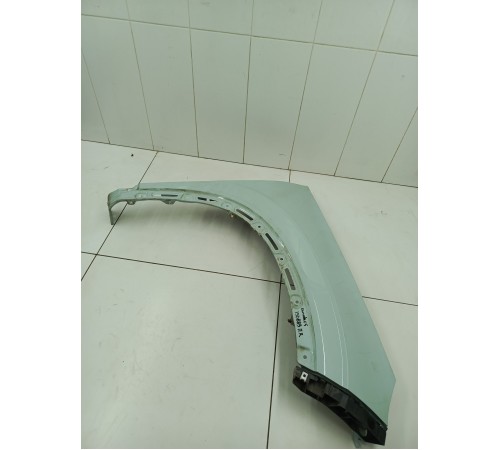 Крыло переднее правое