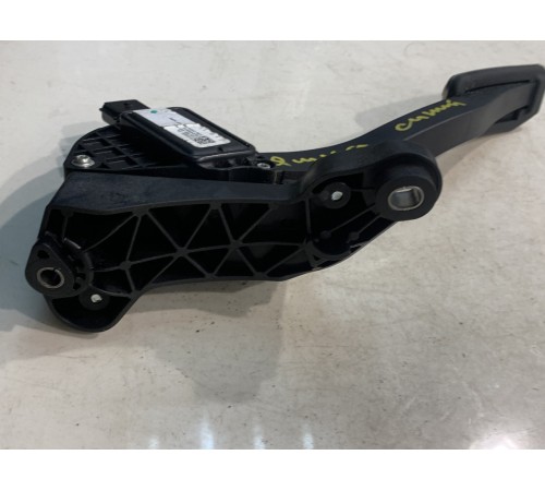 Педаль акселератора