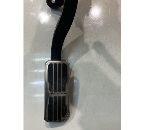 Педаль акселератора