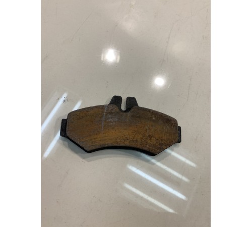 Тормозные колодки (передние)