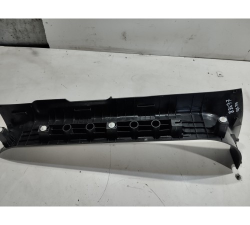 Накладка порога (передняя левая)