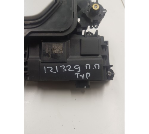 Ручка двери передняя правая