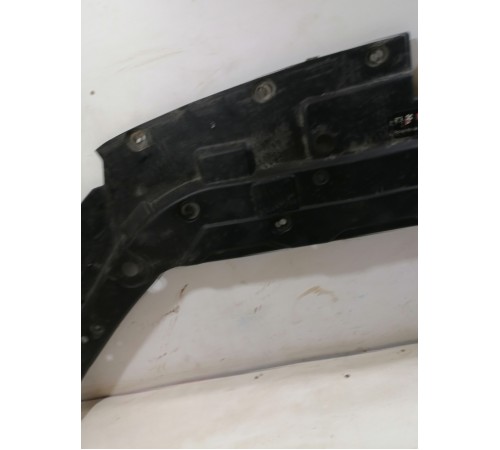 Накладка замка капота