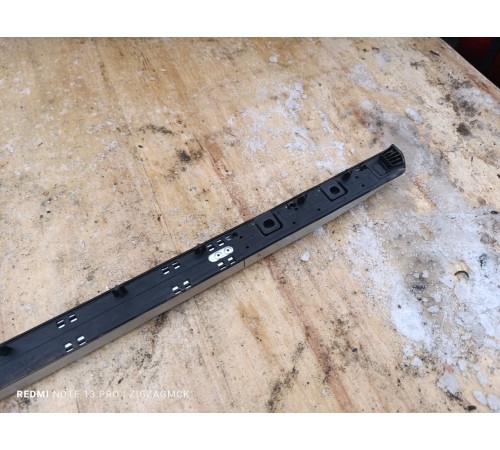 Рейлинг крыши левый