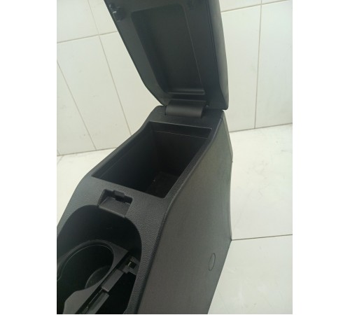 Консоль центральная с подлокотником