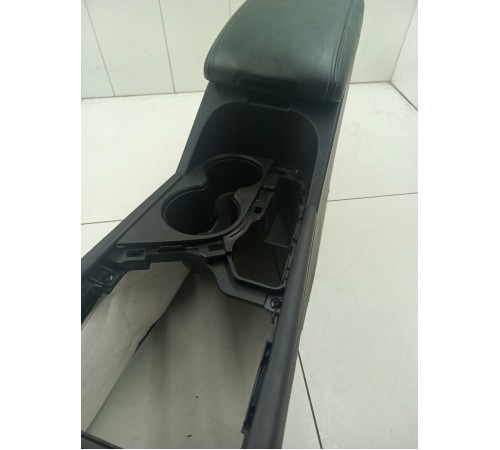 Консоль центральная с подлокотником