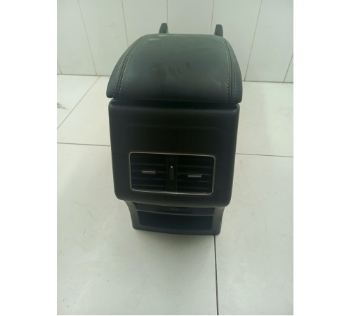 Консоль центральная с подлокотником