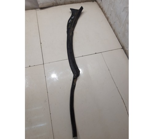 Уплотнитель двери (задний, левый,