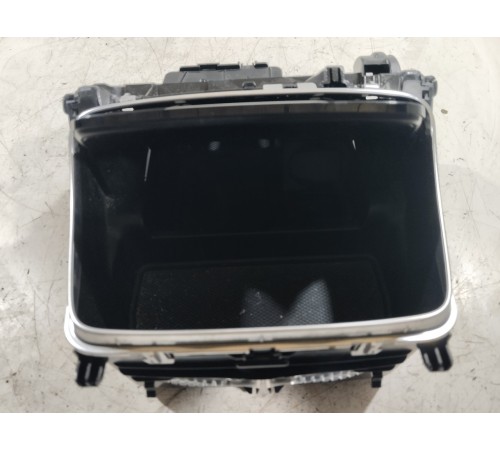 Вещевой ящик центральной консоли