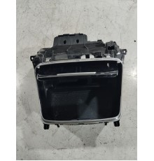 Вещевой ящик центральной консоли