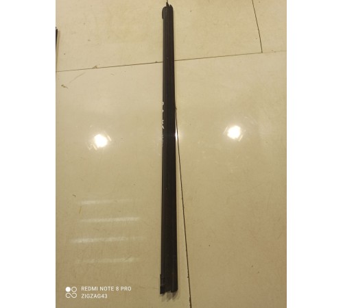 Уплотнитель стекла (задний, левый)