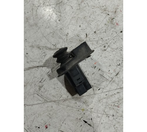 Концевой выключатель двери передний левый