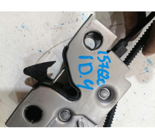 Замок капота