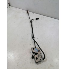 Замок капота