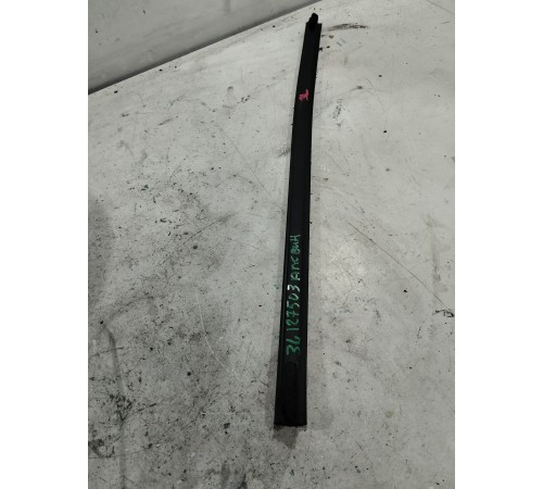 Уплотнитель стекла двери задний левый внутренний