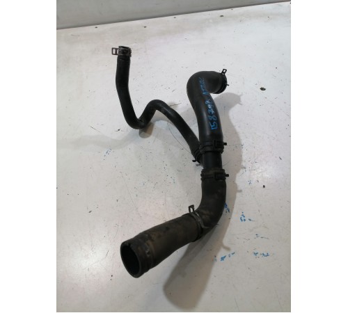 Патрубок системы охлаждения