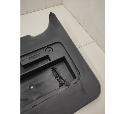 Обшивка крышки багажника