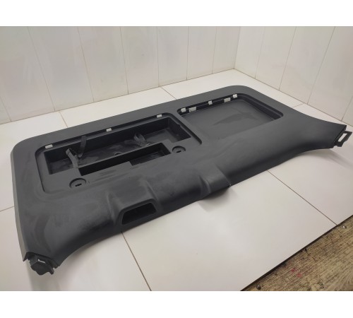 Обшивка крышки багажника