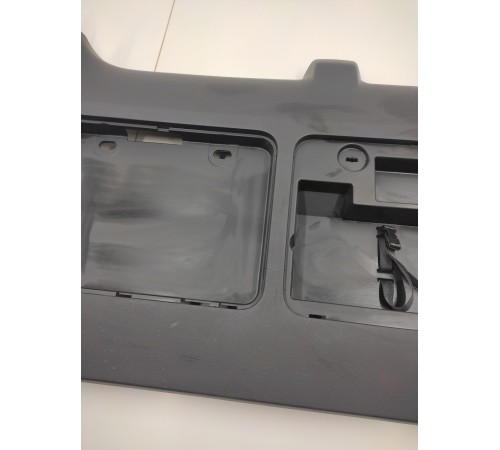 Обшивка крышки багажника