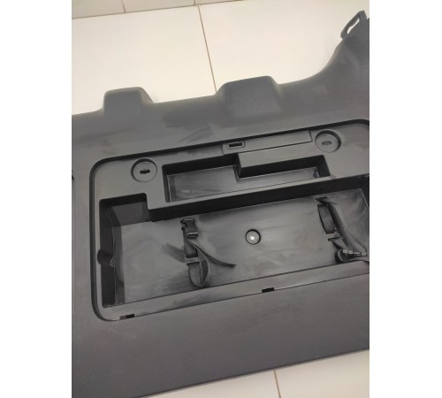 Обшивка крышки багажника