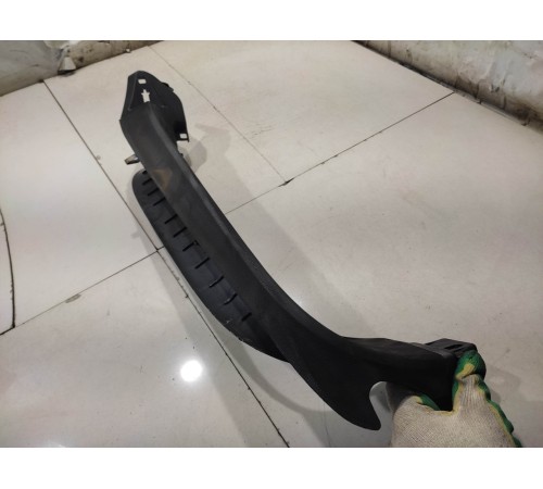 Обшивка двери багажника (левая)