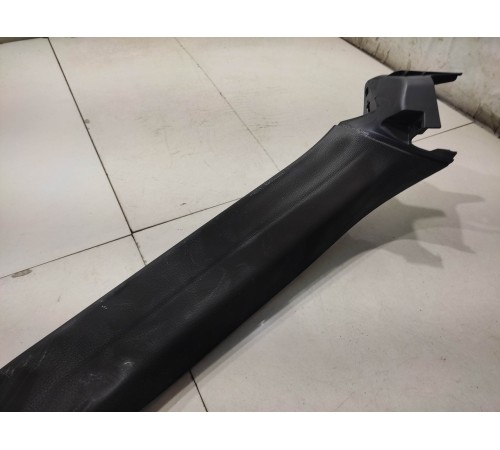 Обшивка двери багажника (левая)