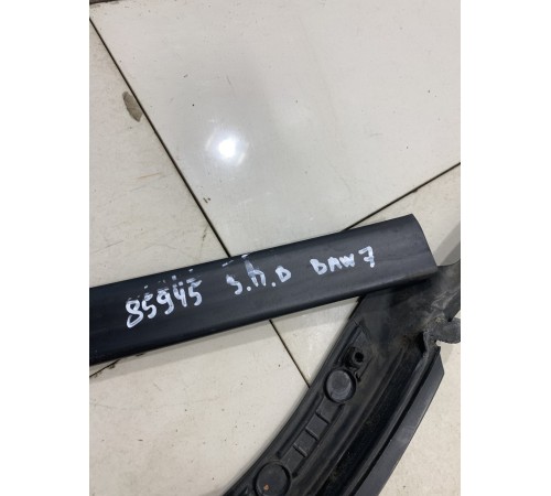 Уплотнитель стекла (задний правый внутренний)