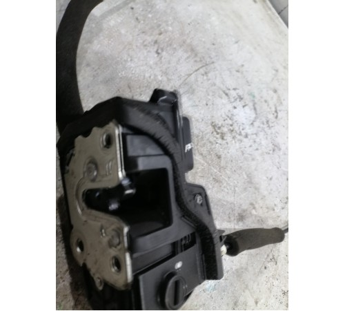 Замок двери задний левый