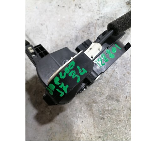 Замок двери задний левый