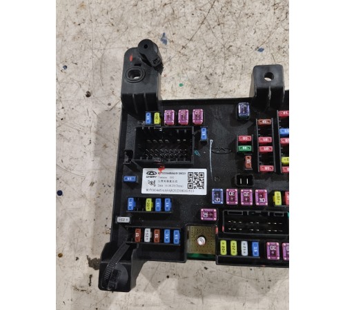 Блок предохранителей и реле