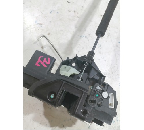 Замок двери задний левый