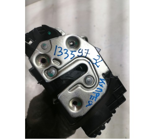 Замок двери задний левый