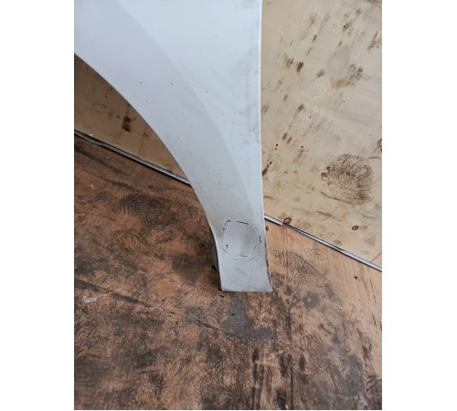 Крыло переднее левое