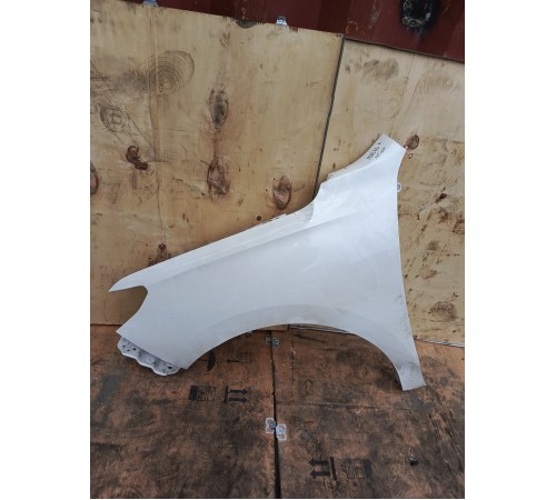 Крыло переднее левое