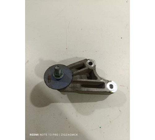 Кронштейн крепление левый