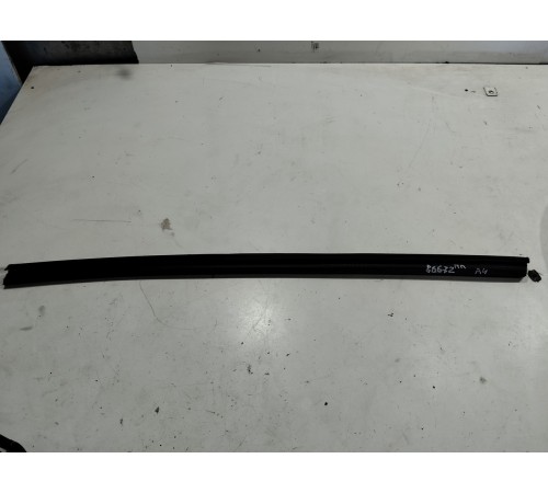 Уплотнитель стекла (передний правый внутренний)