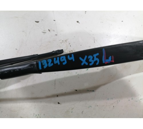 Поводок стеклоочистителя левый