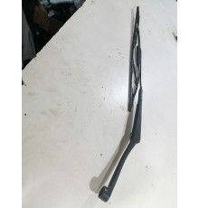 Поводок стеклоочистителя левый