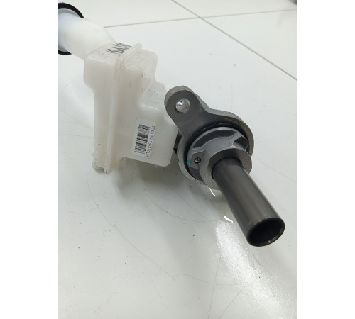 Главный тормозной цилиндр с бачком