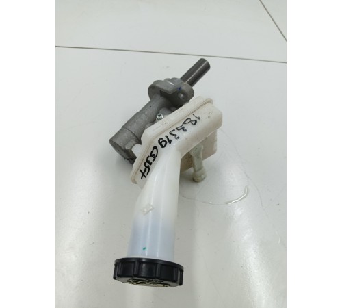 Главный тормозной цилиндр с бачком